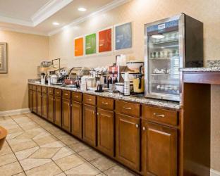 comfort inn hebron lowell area