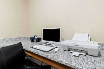 comfort inn hebron lowell area
