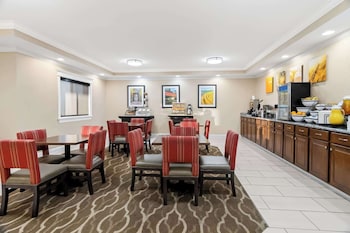 comfort inn hebron lowell area