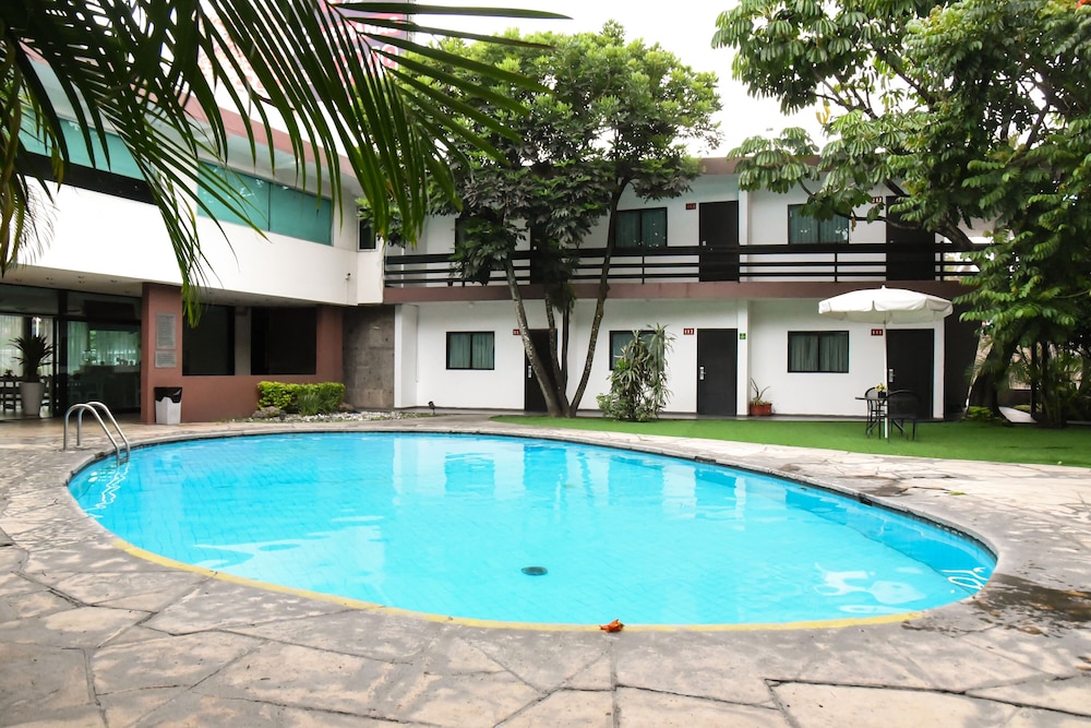 hotel expo plaza business and family guadalajara