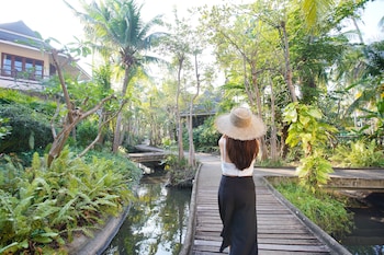 tanaosri resort and spa