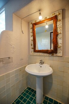 tanaosri resort and spa