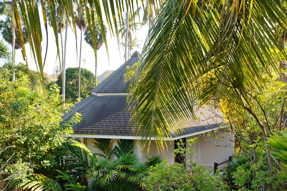 tanaosri resort and spa