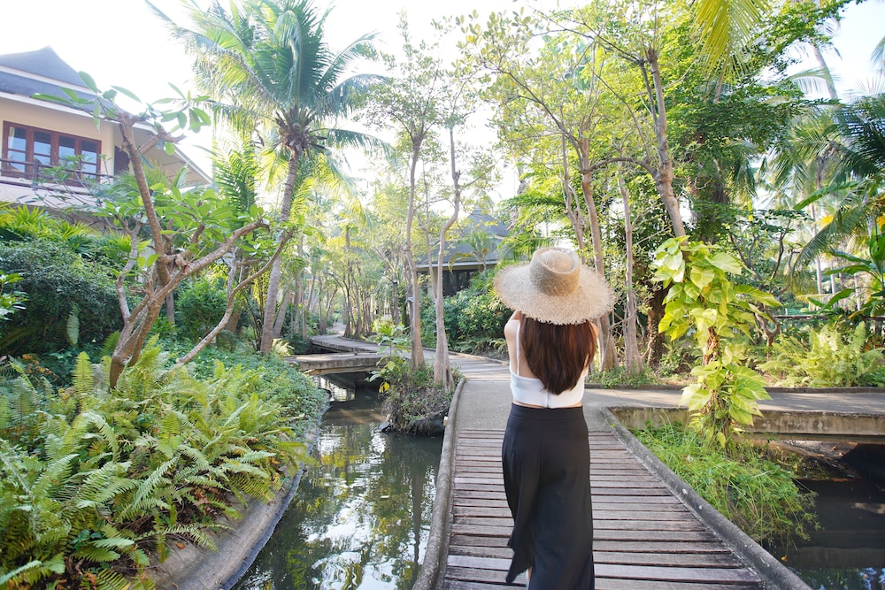 tanaosri resort and spa