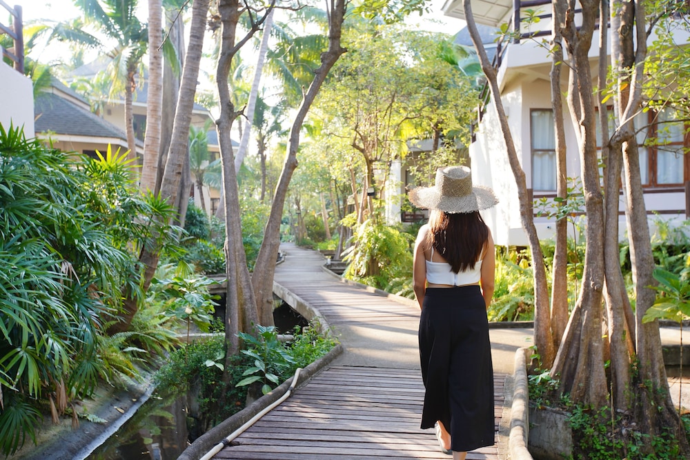 tanaosri resort and spa