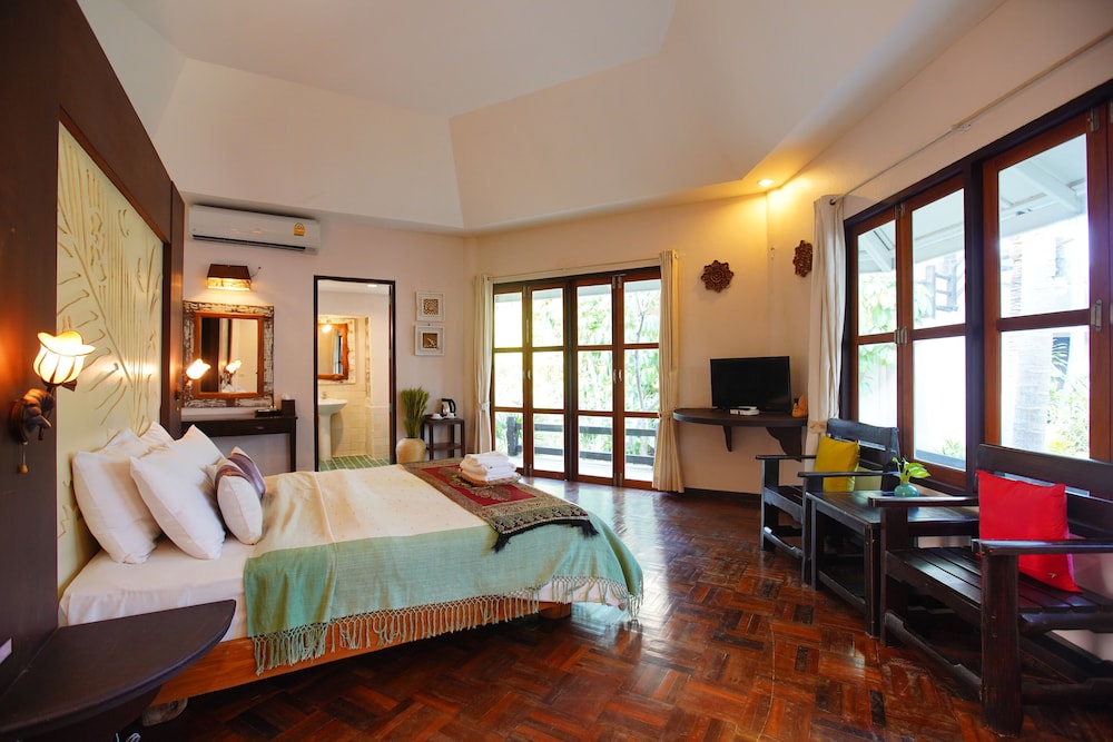 tanaosri resort and spa