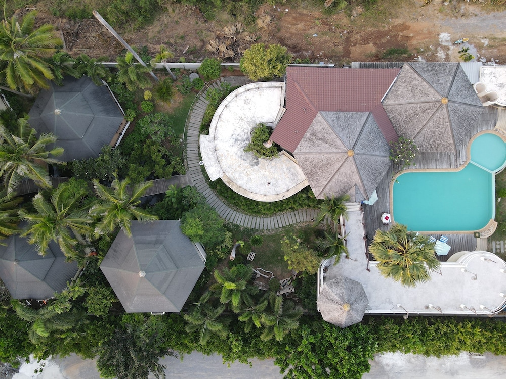 tanaosri resort and spa