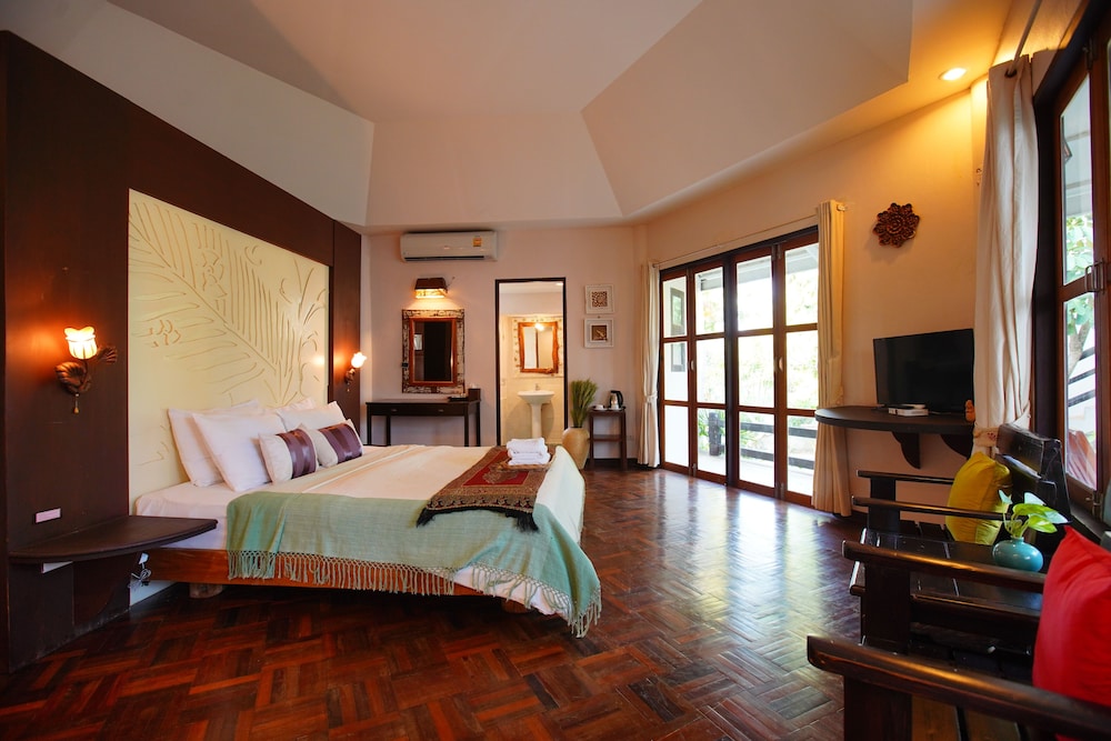 tanaosri resort and spa