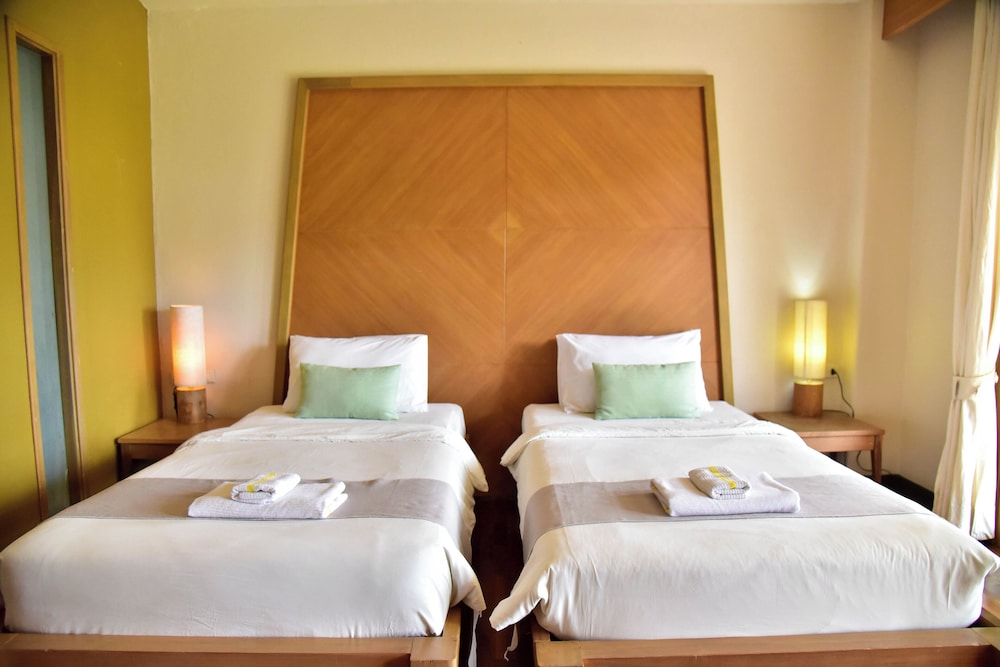 tanaosri resort and spa