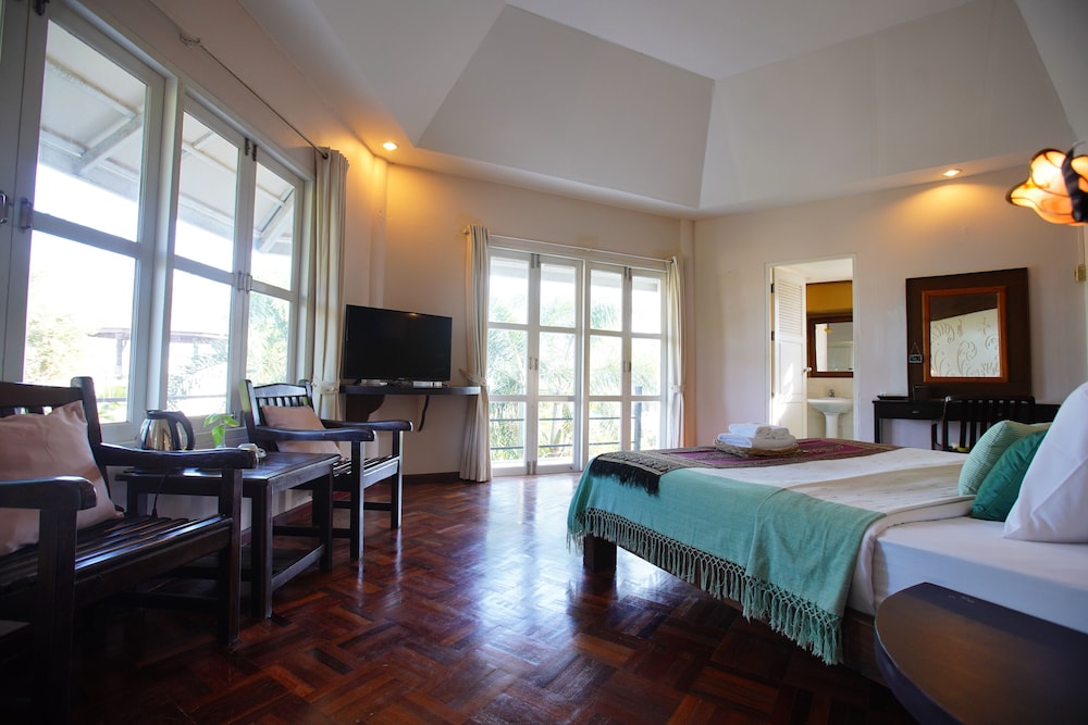 tanaosri resort and spa