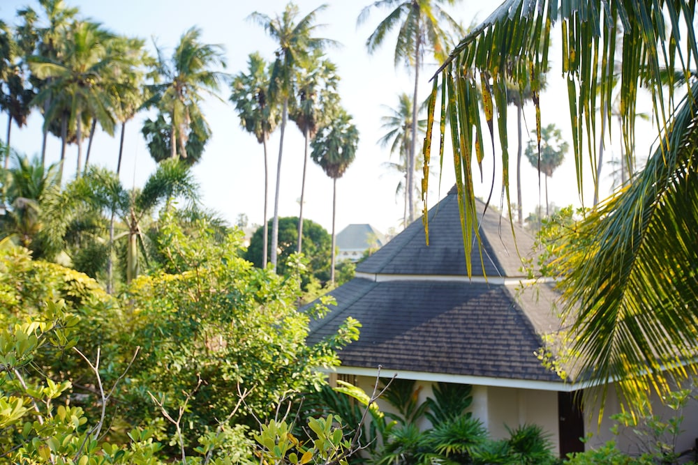 tanaosri resort and spa