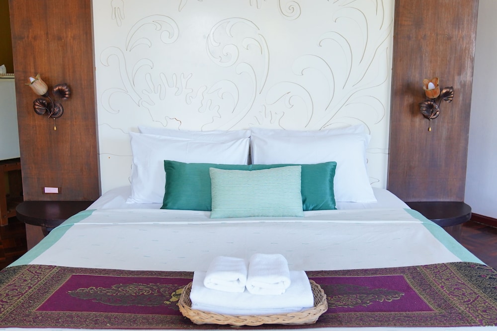 tanaosri resort and spa