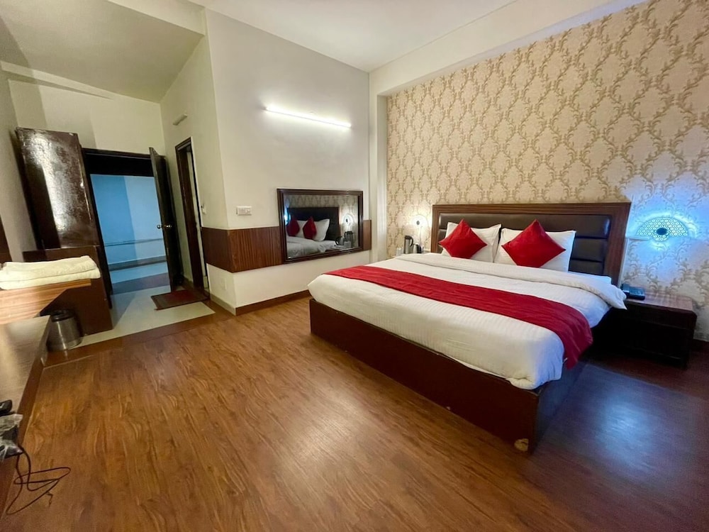hotel sitara international