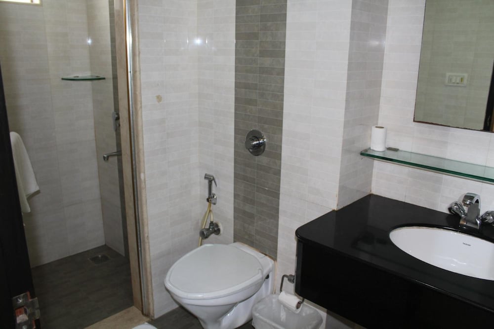the lotus apartment hotels burkit road