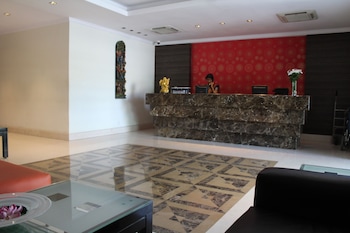 the lotus apartment hotels burkit road