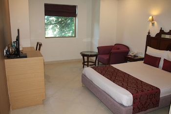 the lotus apartment hotels burkit road