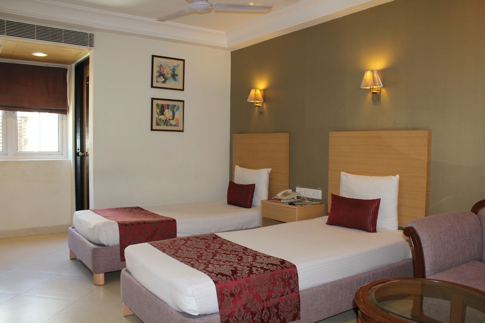the lotus apartment hotels burkit road
