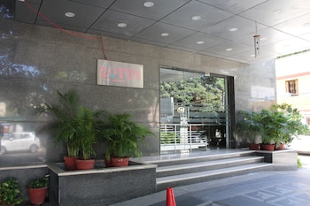 the lotus apartment hotels burkit road