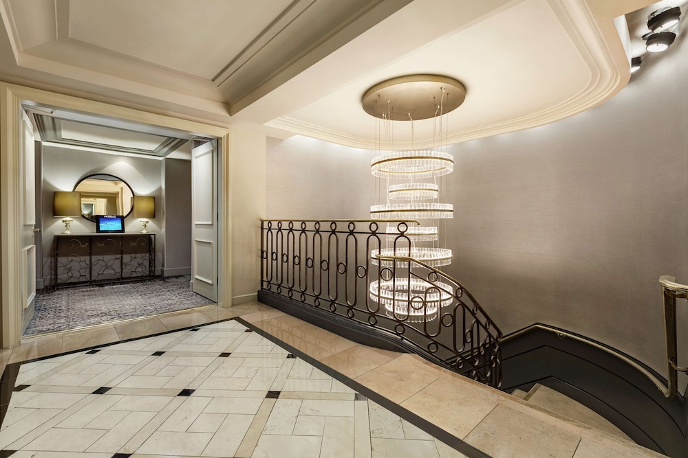 hilton checkers los angeles