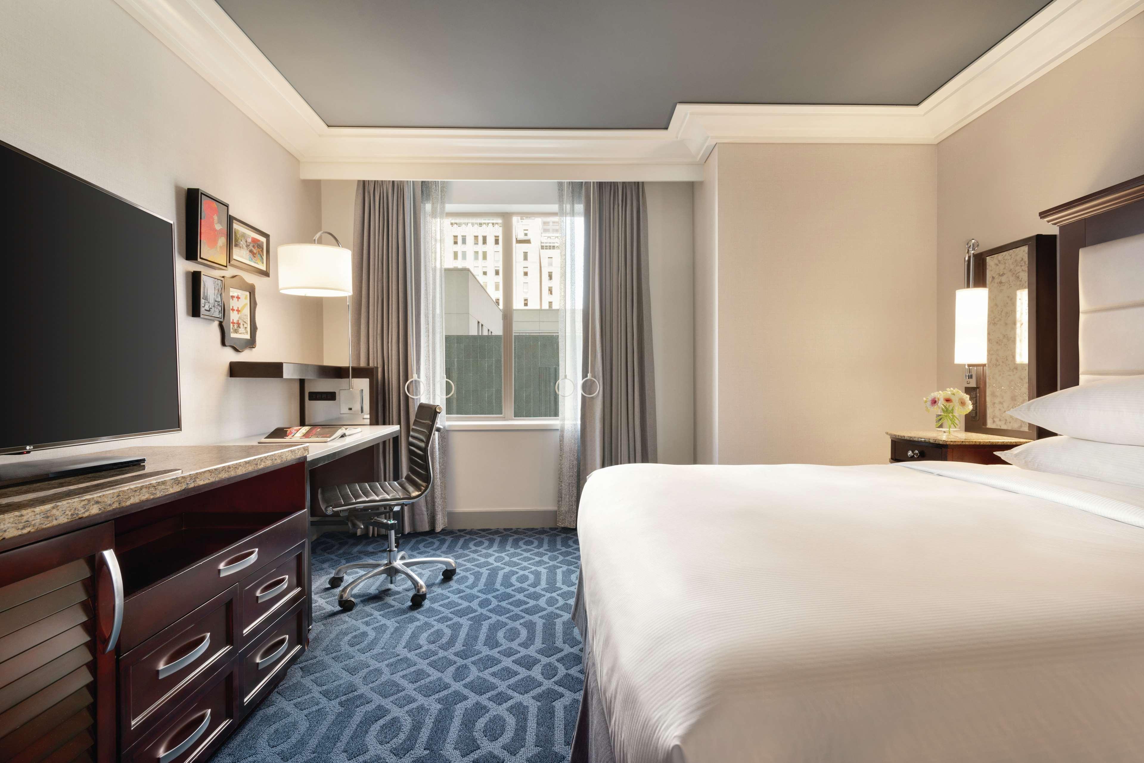 hilton checkers los angeles