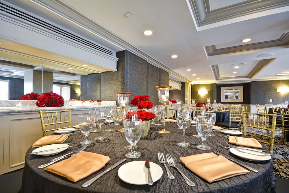 hilton checkers los angeles