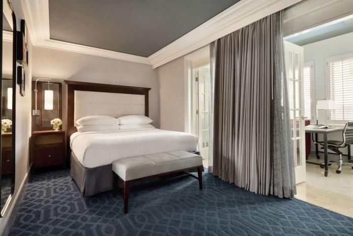hilton checkers los angeles