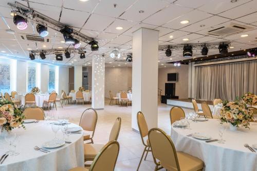 cosmos petrozavodsk hotel