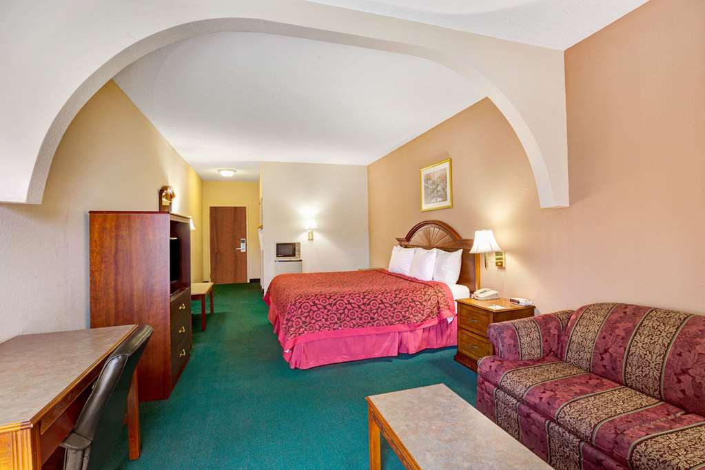 days inn and suites by wyndham louisville sw
