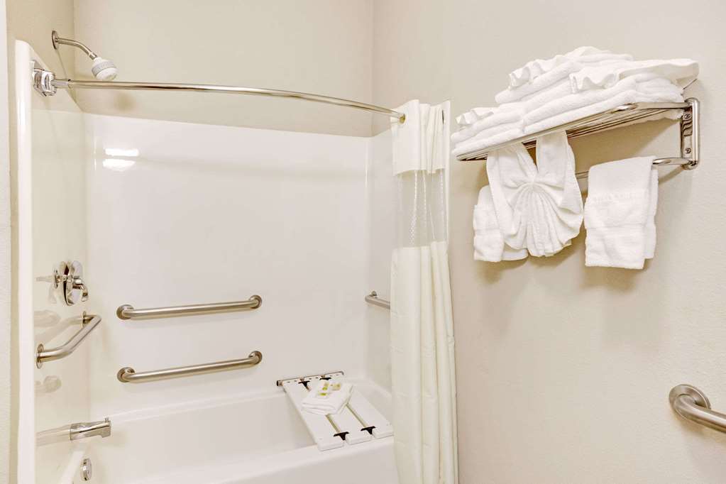 days inn and suites by wyndham louisville sw