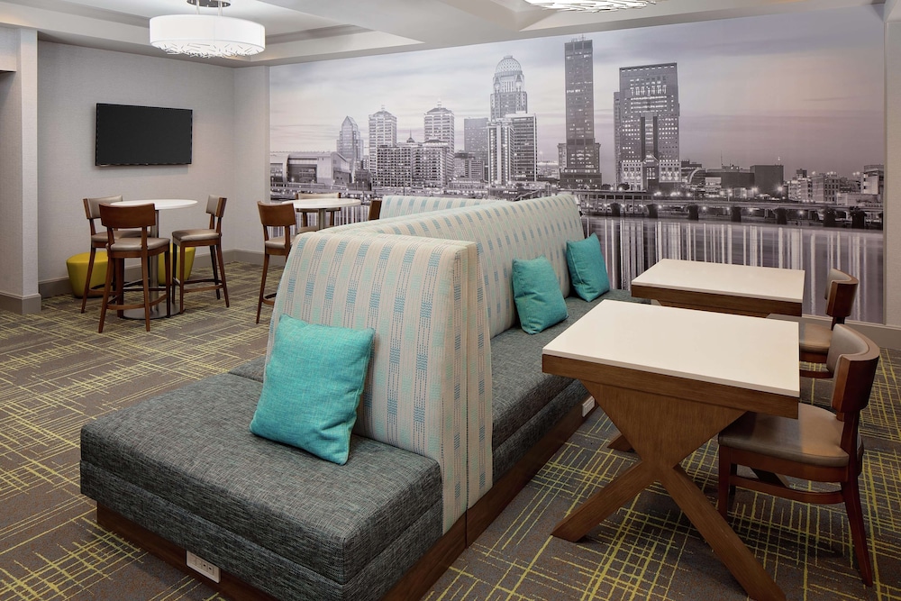 hampton inn louisville downtown