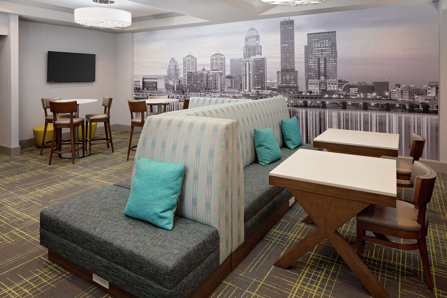hampton inn louisville downtown