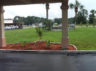 nassau holiday motel