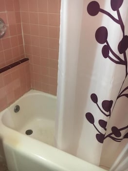 nassau holiday motel