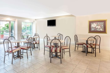 ramada by wyndham luling