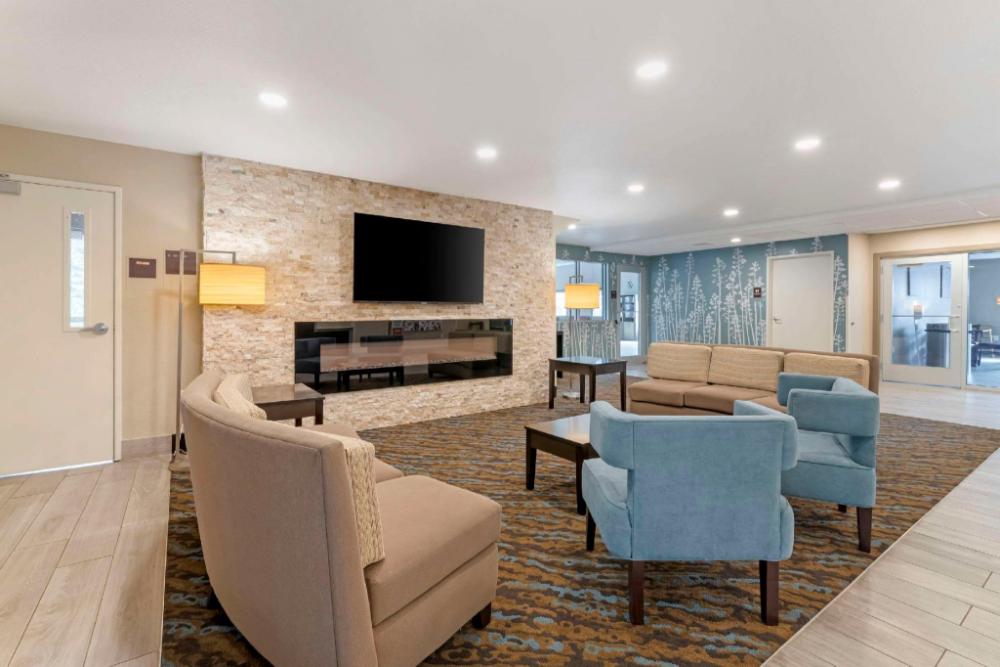 sleep inn and suites lake delton wisconsin dells newly renovated 2024