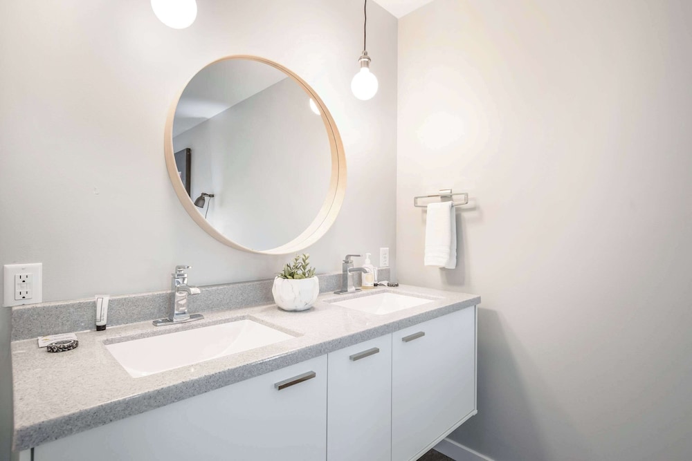 the shore club wisconsin ascend hotel collection