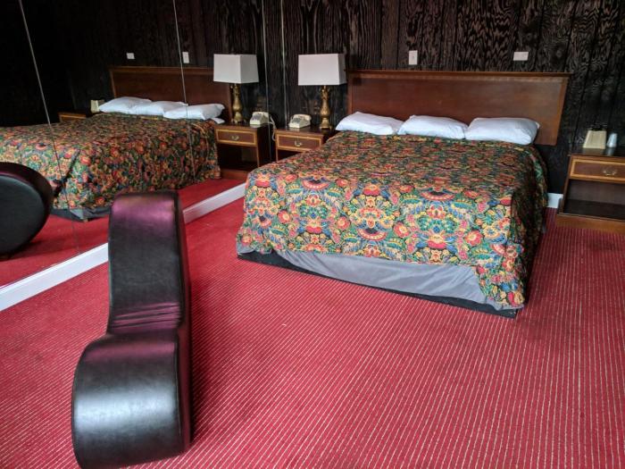 skylark motel