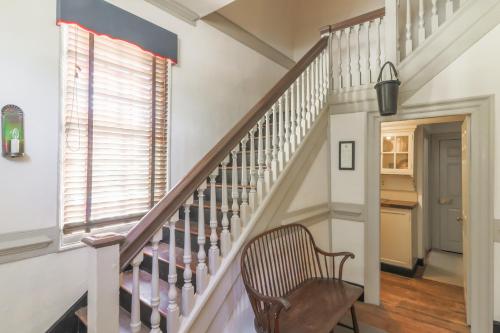 colonial houses an official colonial williamsburg hotel