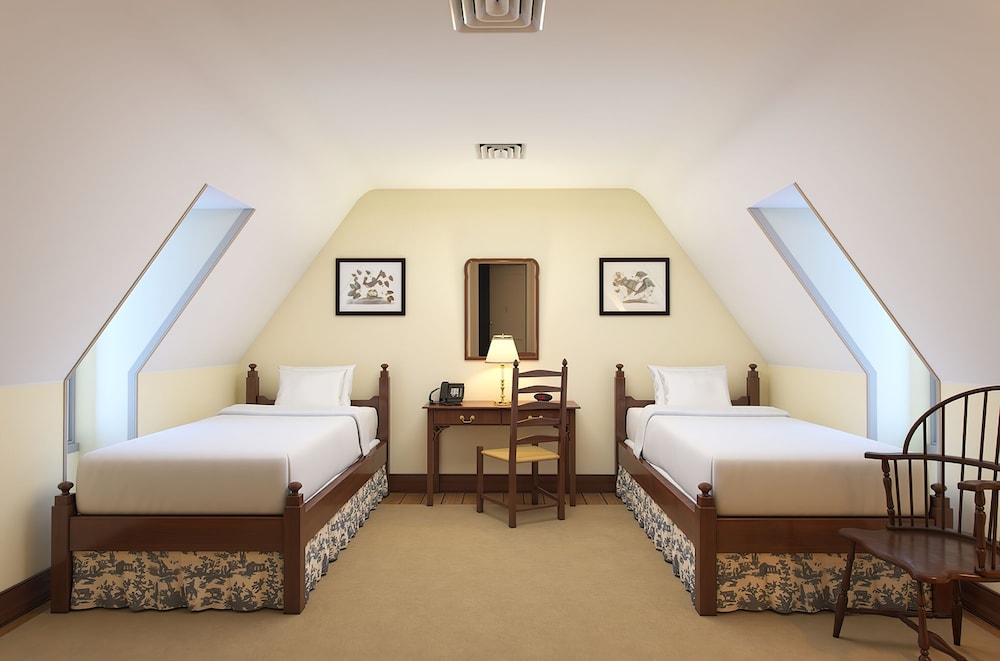 colonial houses an official colonial williamsburg hotel