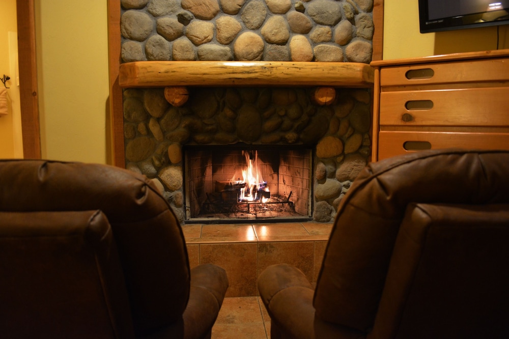 callahans lodge and restaurant