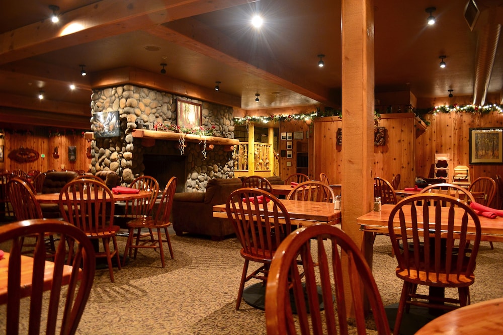 callahans lodge and restaurant