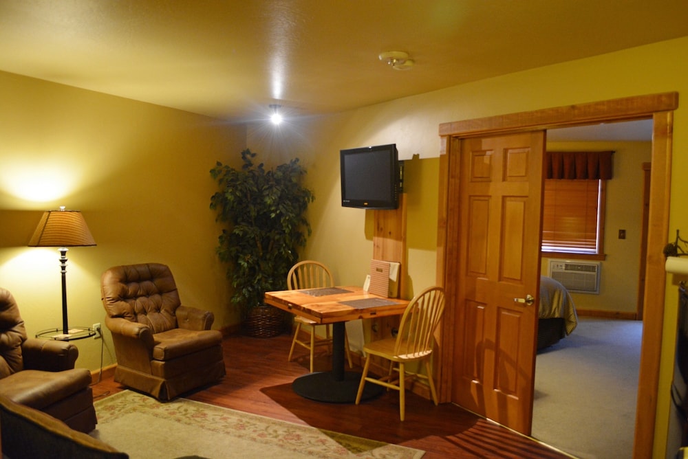 callahans lodge and restaurant