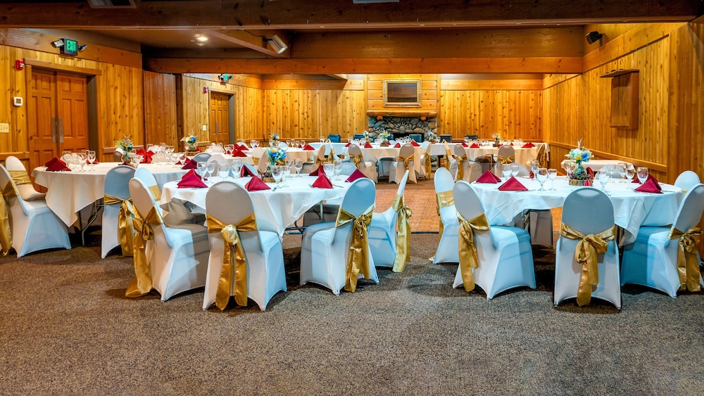 callahans lodge and restaurant