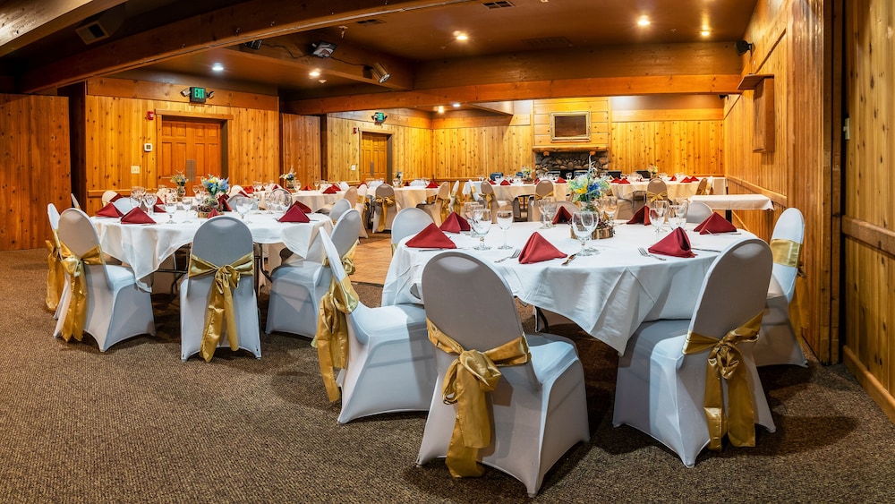 callahans lodge and restaurant