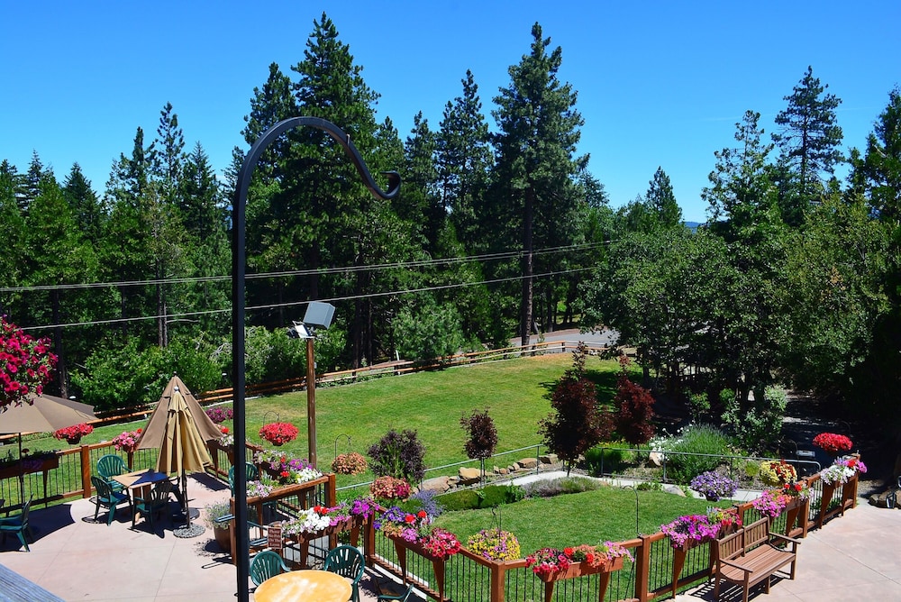 callahans lodge and restaurant
