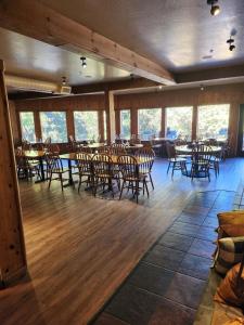 callahans lodge and restaurant
