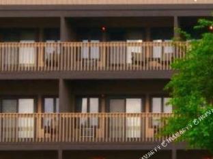 the pointe hotel and suites