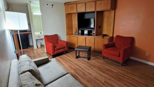 studios and suites 4 less charlotte