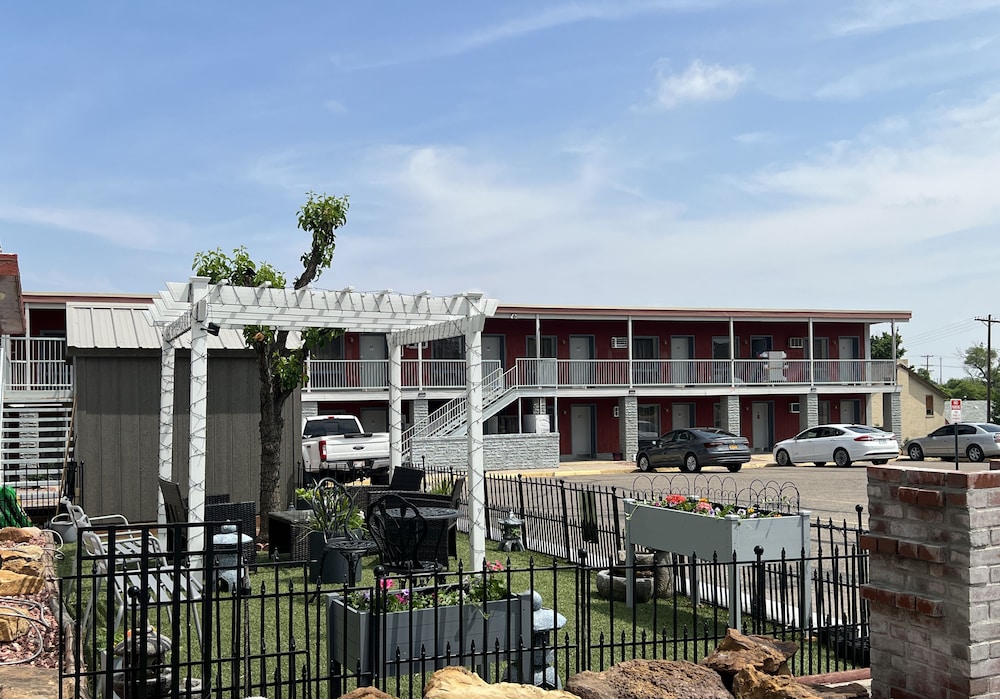 midtown inn and suites