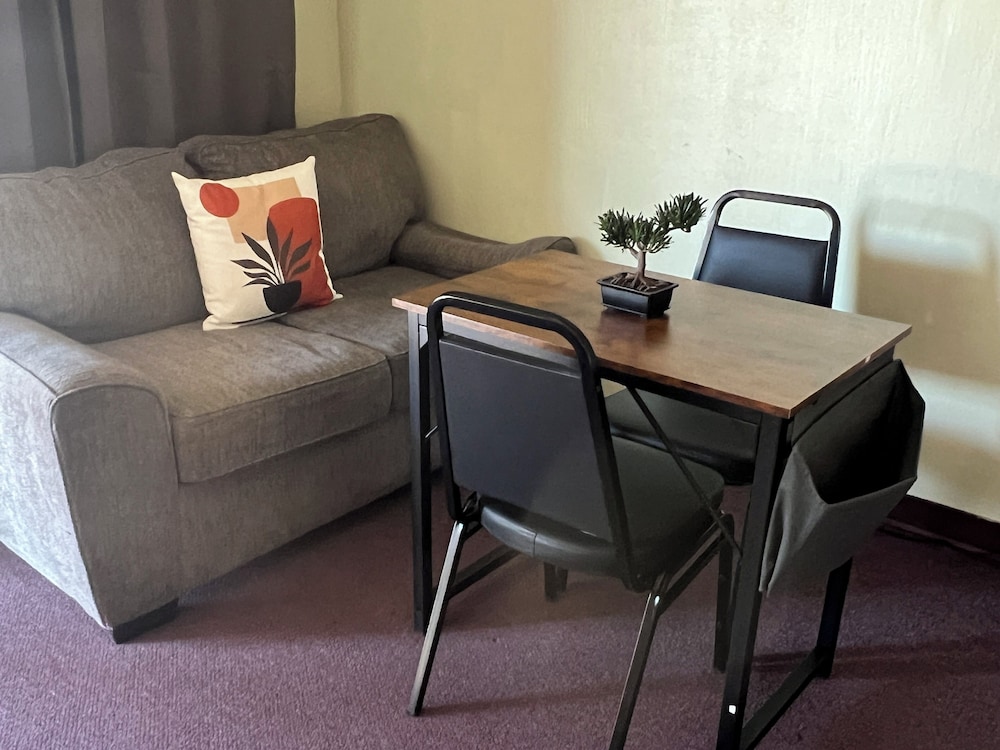 midtown inn and suites